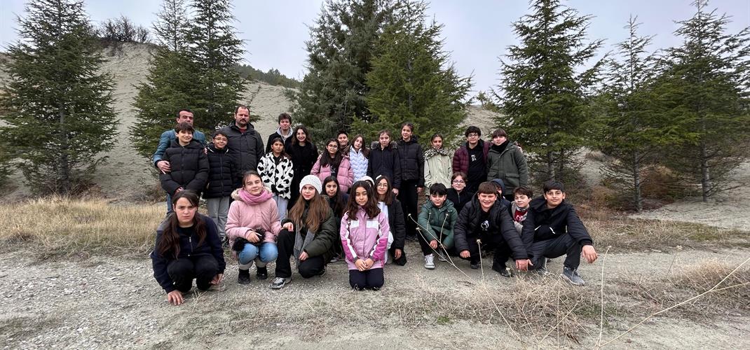 BURDUR GÖLÜ’NDE EROZYON SÜREÇLERİ ÖĞRENCİLERLE SAHADA İNCELENDİ